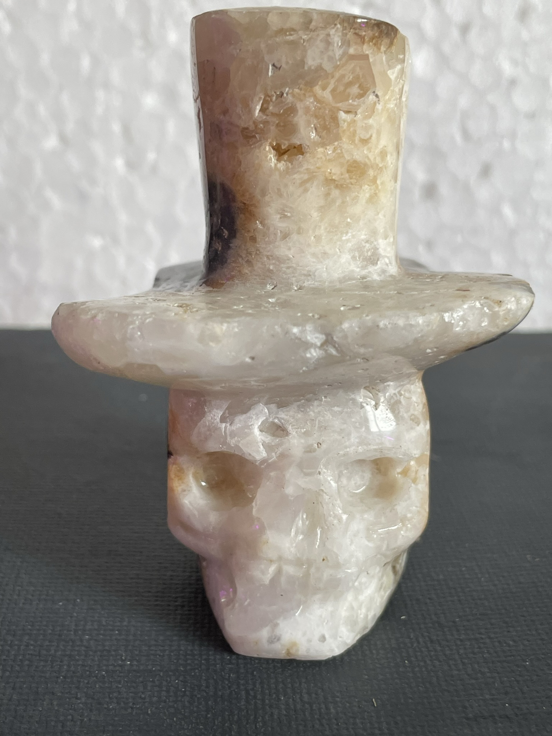 Carved skulls with tophats image indicator(2)