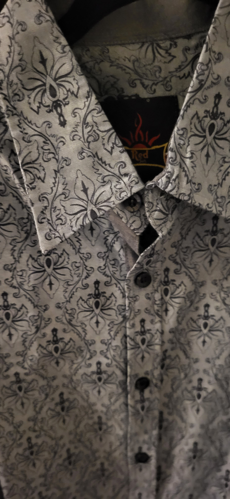 Men's shirt. image indicator(2)