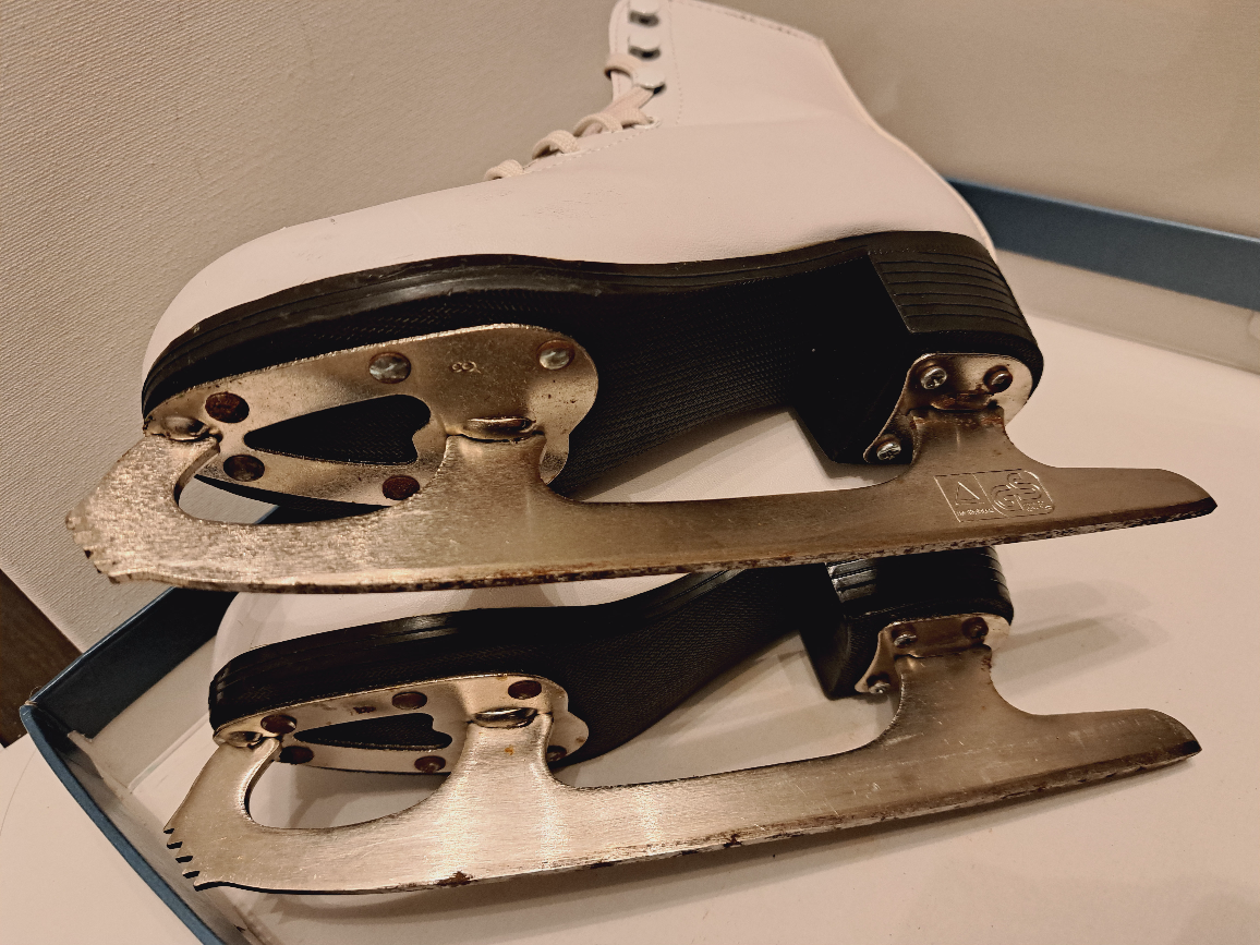 Skates Young Girls / Youth image indicator(5)