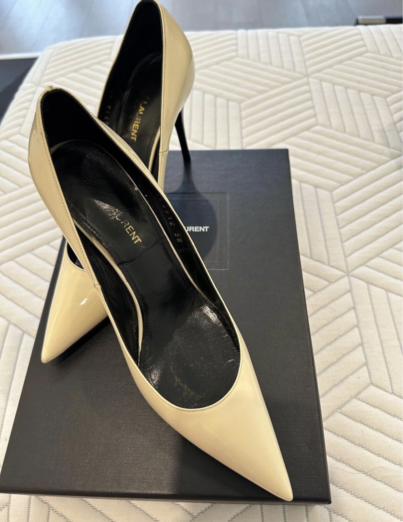 YSL Saint Laurent Lexi pumps in off white image indicator(2)