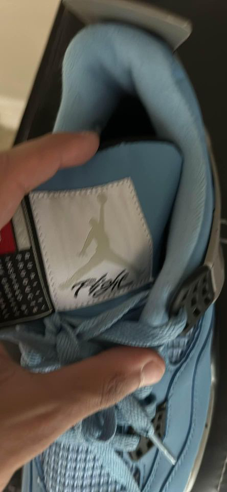 Jordan 4 university blue (negotiable or best offer) - photo 5