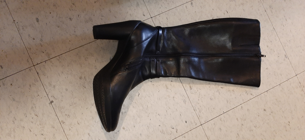 Ladies Eco boots #sellingspree image indicator(4)