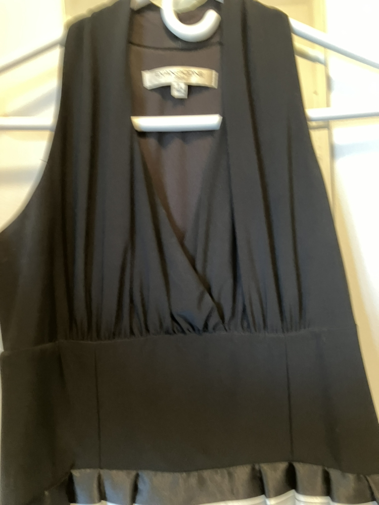 Women’s evening dress, size 6 image indicator(2)