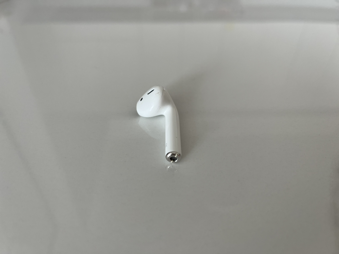 Right AirPod - Gently Used #NYCSellingSpree - photo 4