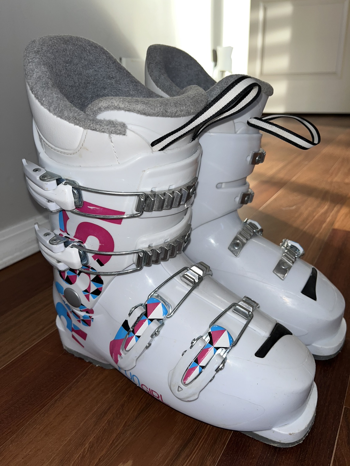 Rossi girl’s ski boots size 23.5 thumbnail
