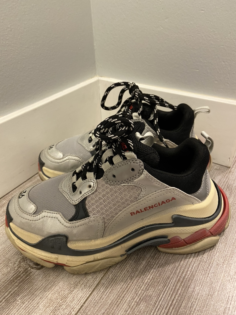 balenciaga sneaker image indicator(3)
