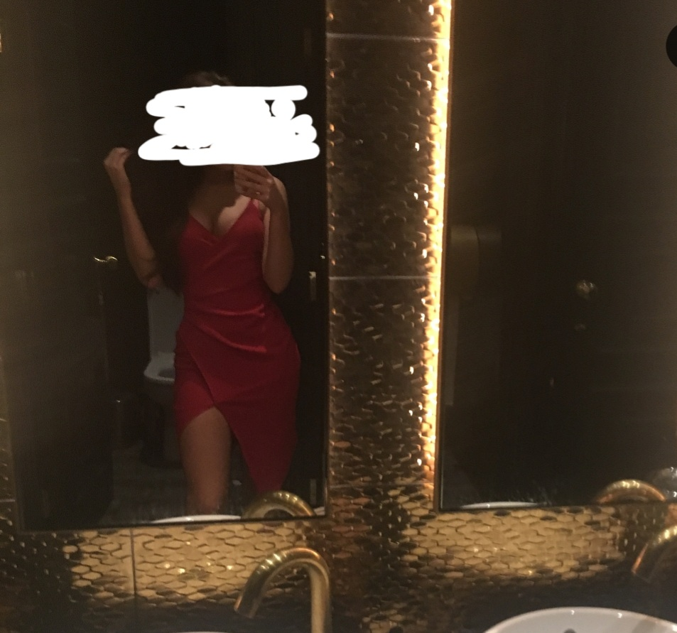 women's red dress. bodycon. size Canadian 4