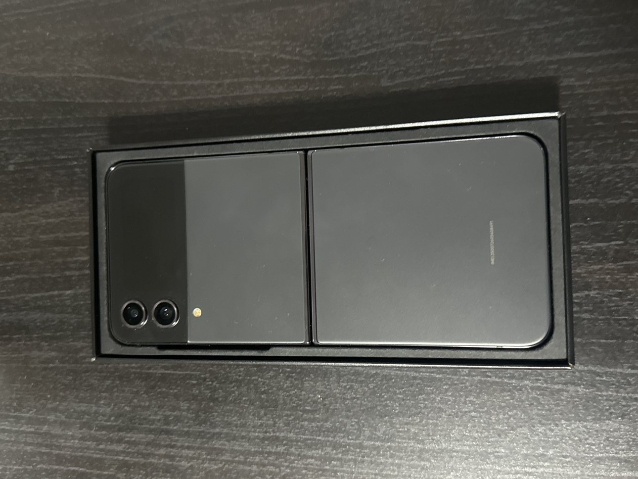 Samsung z Flip 4 + phone case