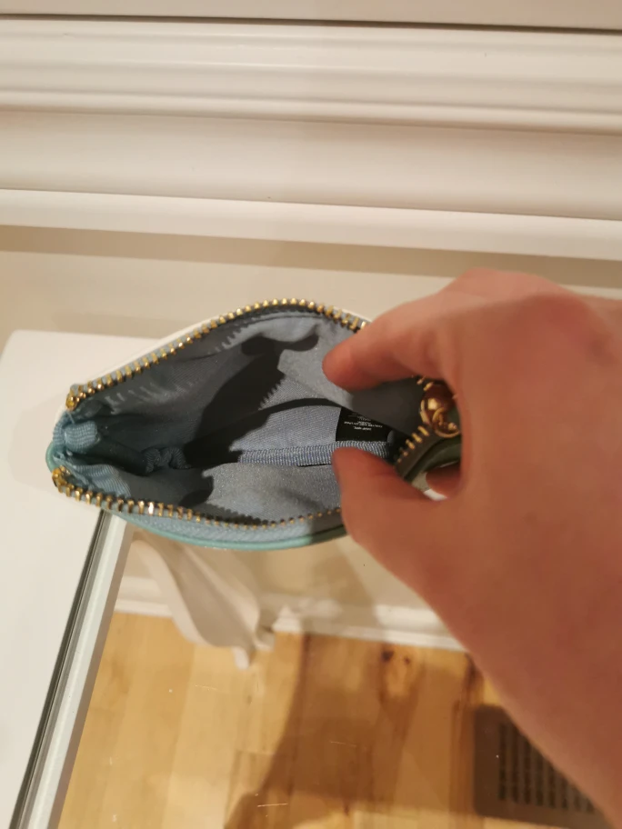 Secret Stash change purse image indicator(3)