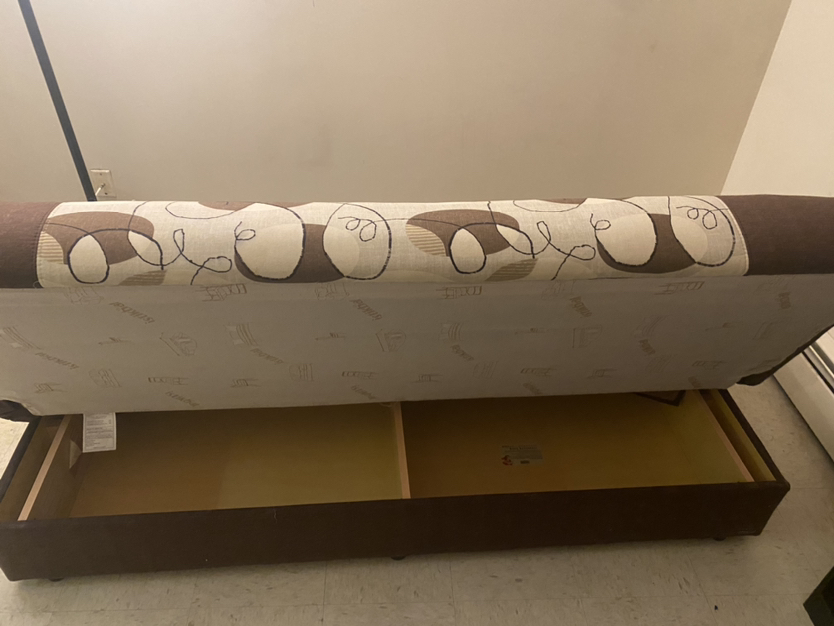 Pre-owned Sofa-Futon Mint Condition- Price Negotiable - photo 5