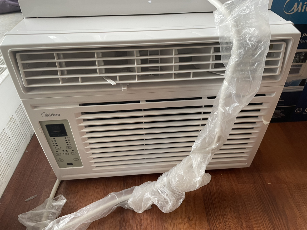 🎁New 12000 BTUA AC Moving out sale