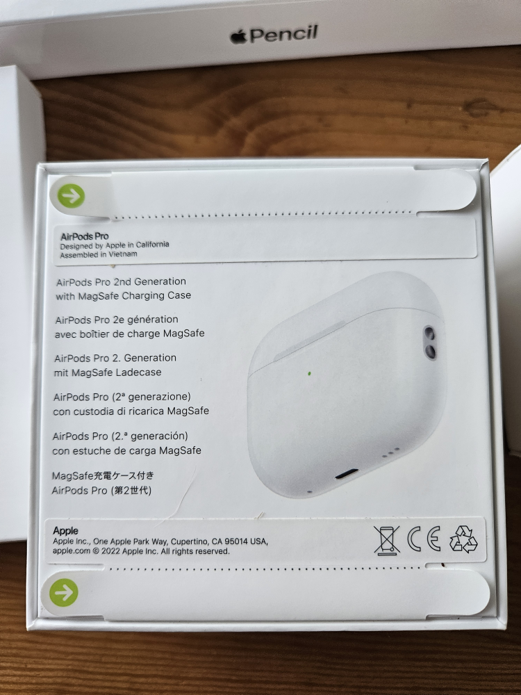 apple pen, airpods pro 2nd generation, airtag 4 pack, and USB C - photo 2