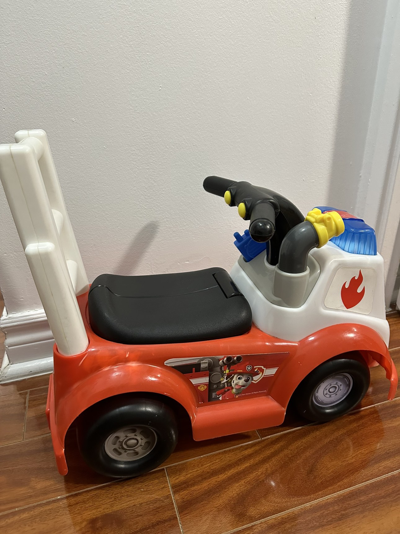 Paw Patrol Fire Engine Ride-on Ride On - photo 2