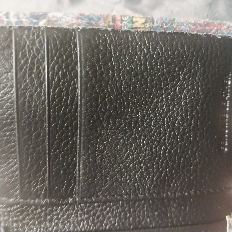 Superhero Leather Trifold wallet image indicator(5)