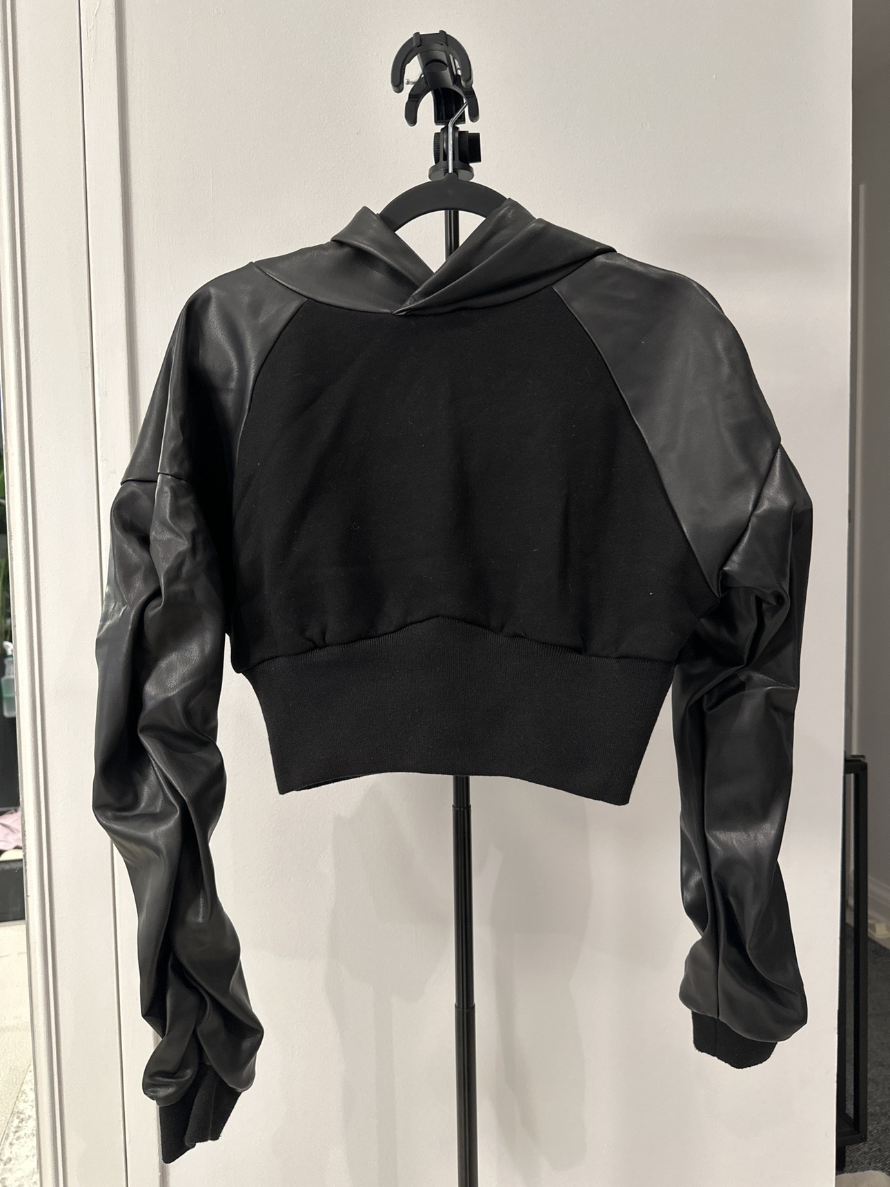 *NEW* Maniere De Voir Crop Hoodie (6)