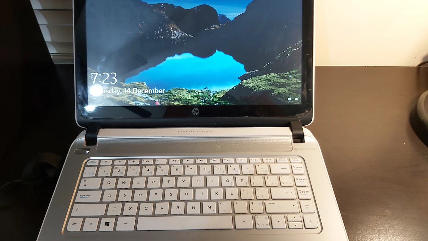 HP Laptop Intel Pentium N3540 2.16 ghz 8 GB Ram thumbnail