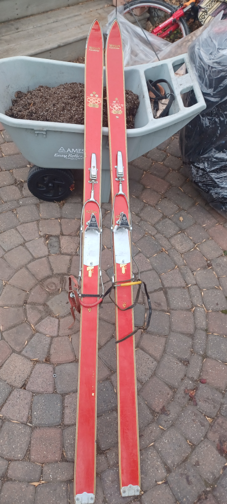 Skis from 1950s-1960s