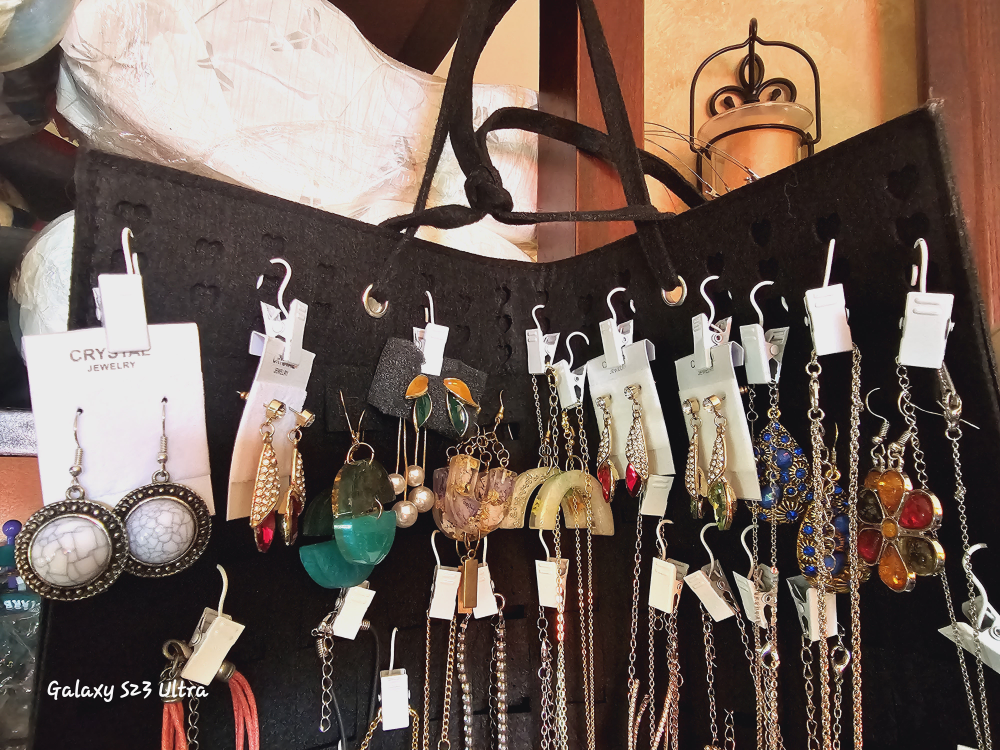 womens accessories thumbnail