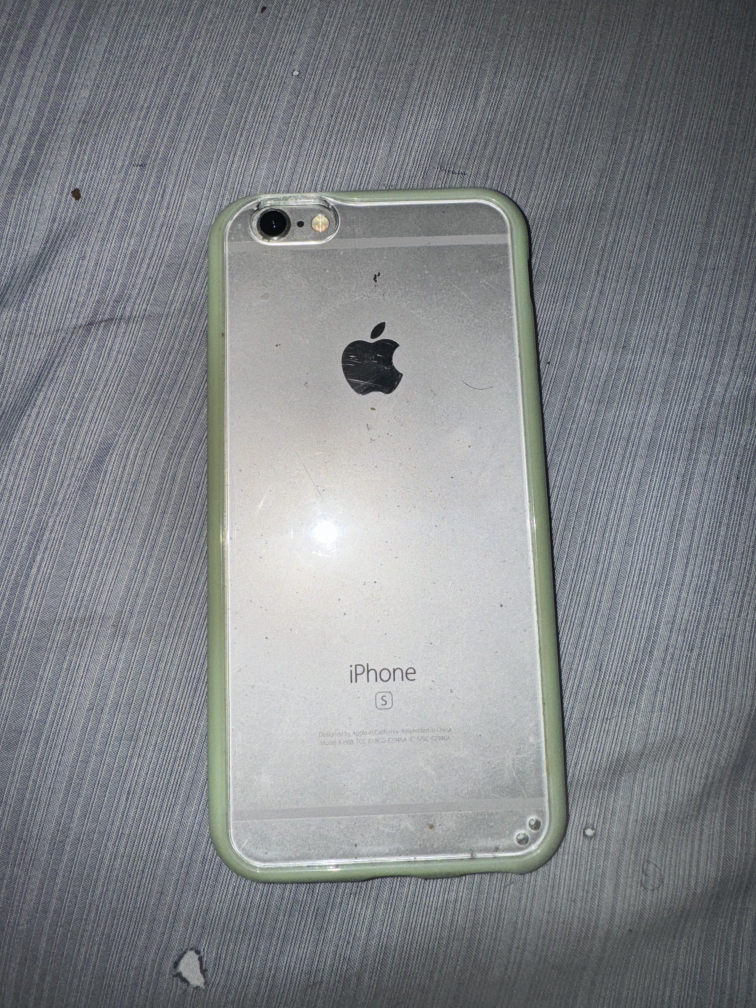 iPhone 6 - photo 2