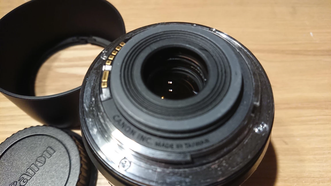 Canon 60mm f2.8 USM Macro with hood - photo 3