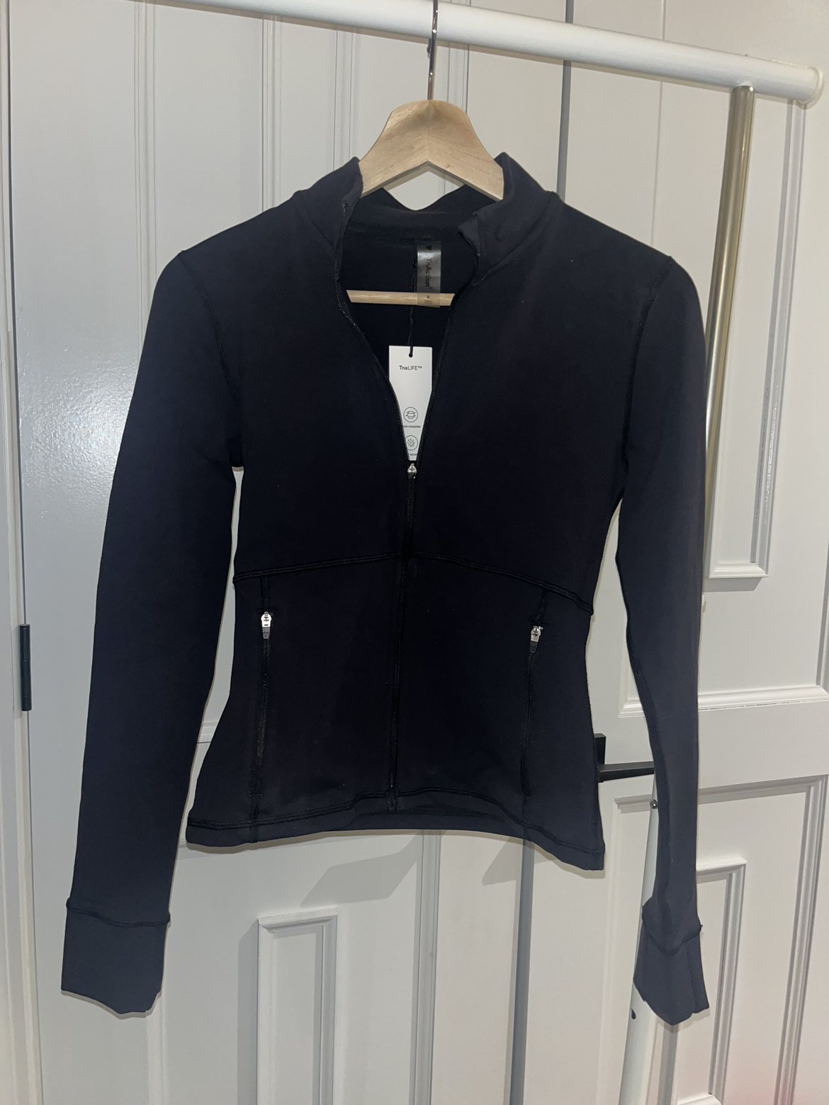 BNWT Aritzia Relay Zip-Up thumbnail