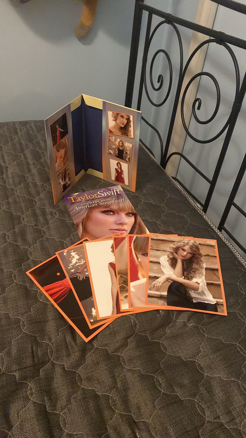 Taylor Swift: Country Music Sweetheart