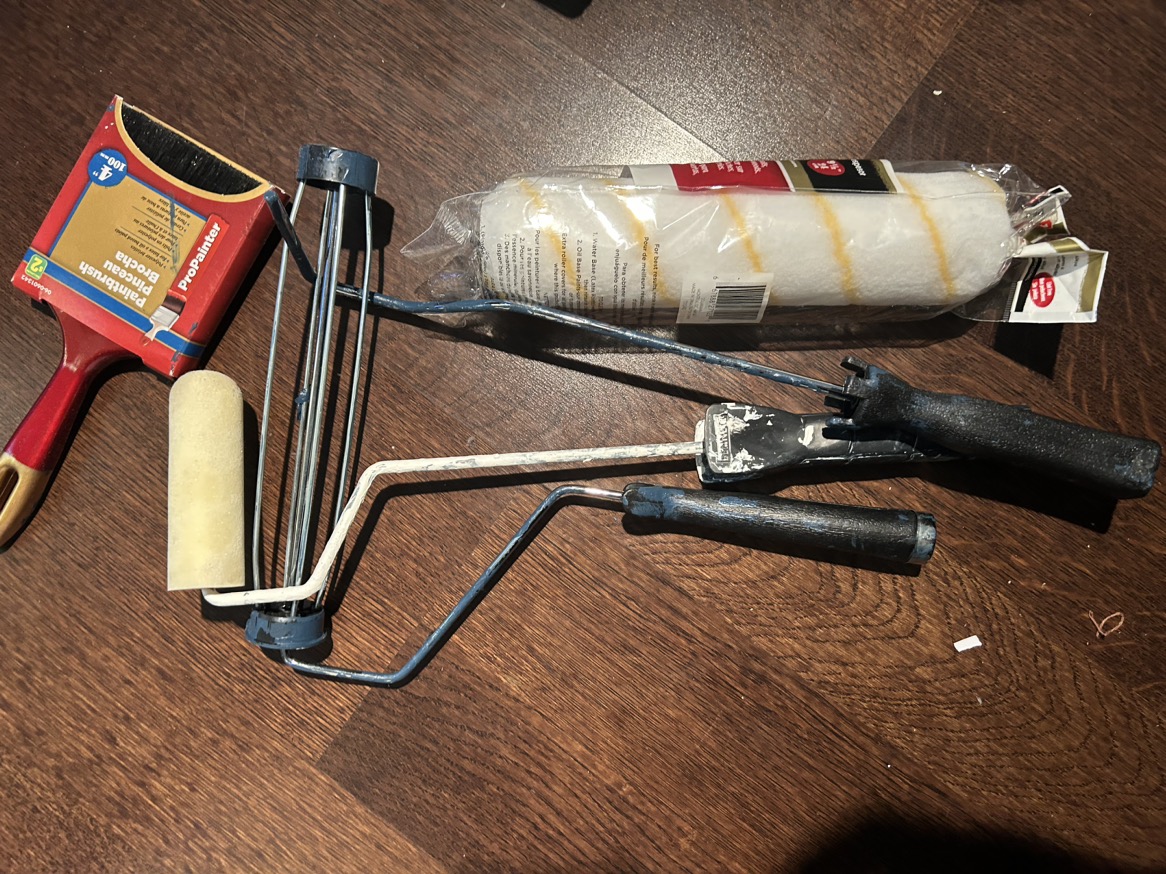 Handy set of painting tools thumbnail