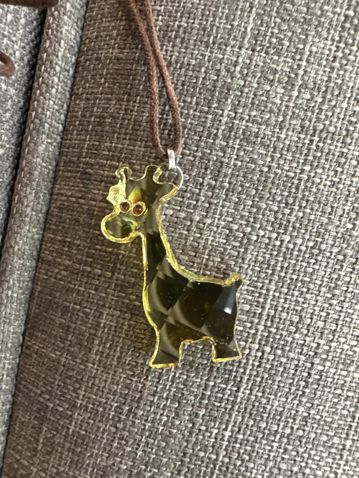 Swarovski Crystal Giraffe necklace image indicator(2)