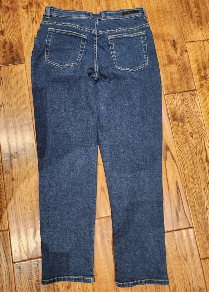 4 pairs Jeans image indicator(2)