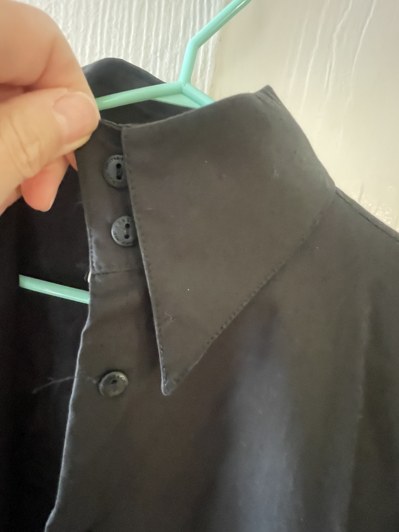 #SellingSpree Black Versace Women’s fitted shirt image indicator(5)