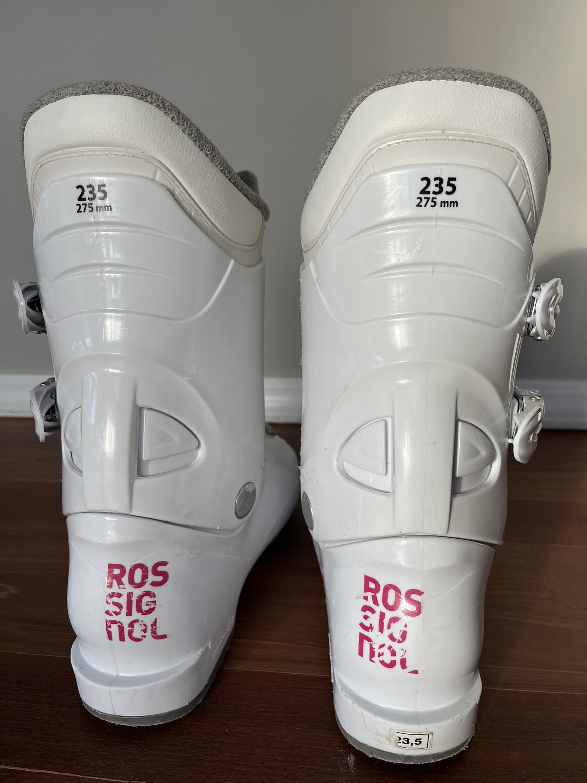 Rossi girl’s ski boots size 23.5 image indicator(3)