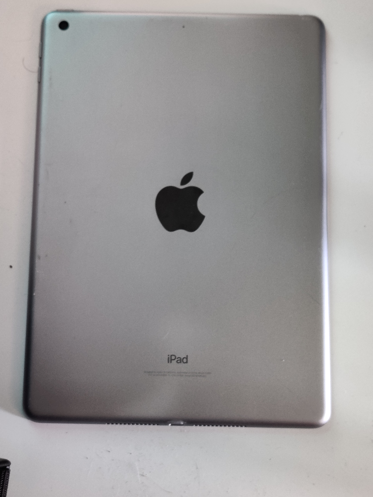 Apple iPad 5th gen - photo 2
