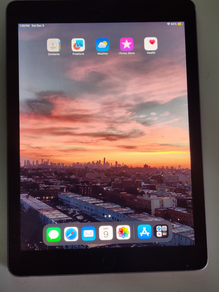 Apple iPad 5th gen - photo 4