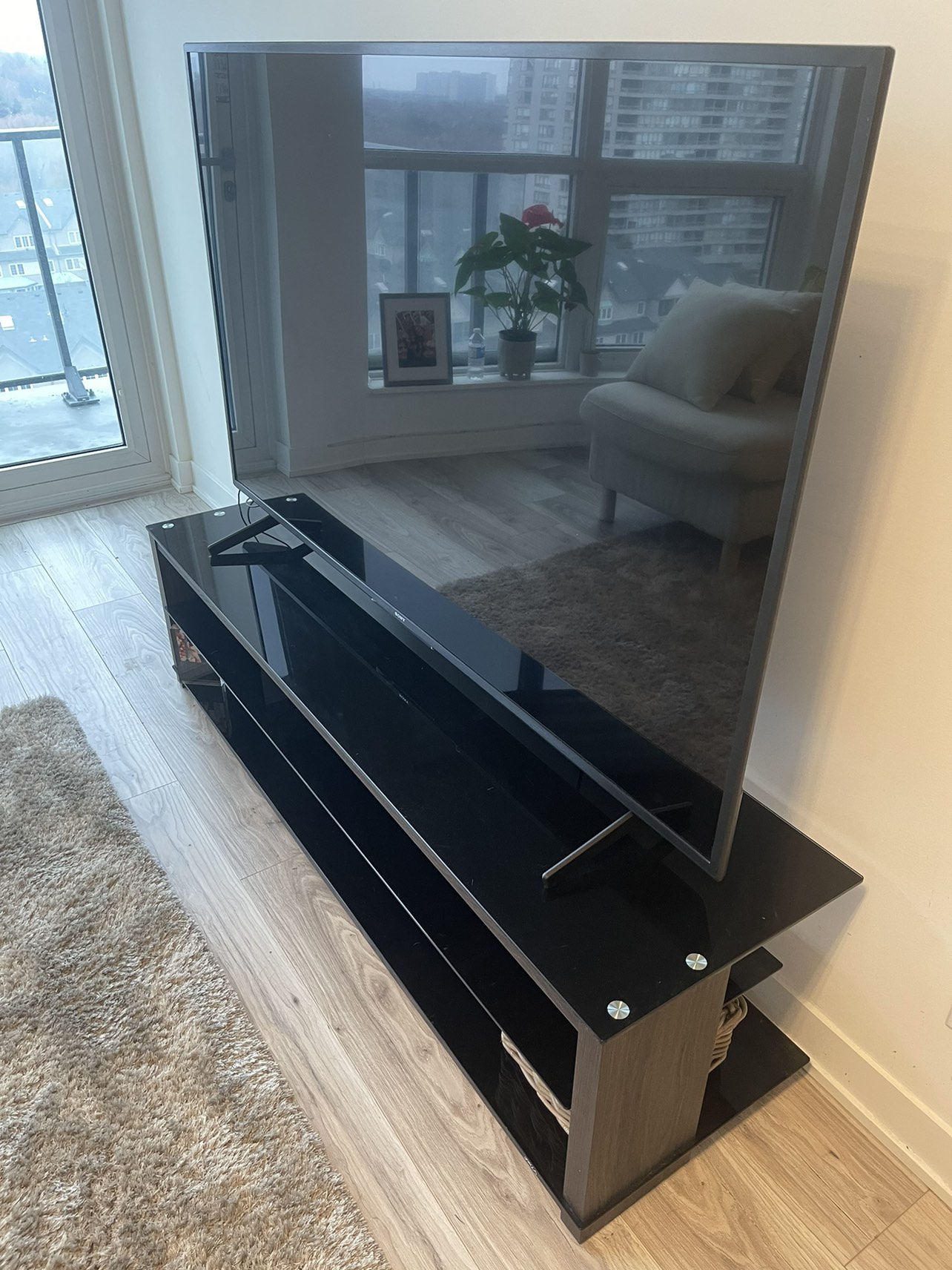 Bello TV stand
