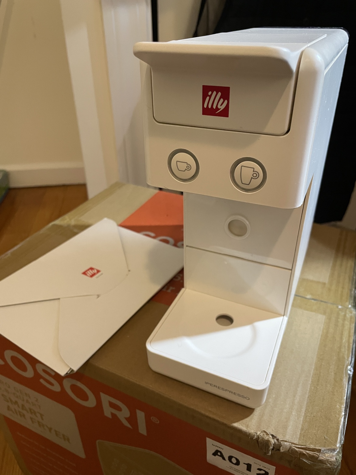 일리 커피머신 Illy Y3.3 Espresso and Coffee Capsule Machine