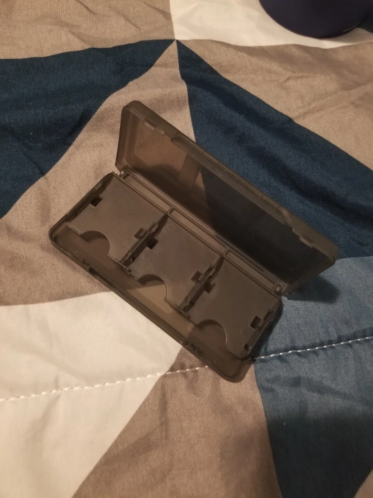 3ds Game Cartridge Holder #freecycle - photo 2