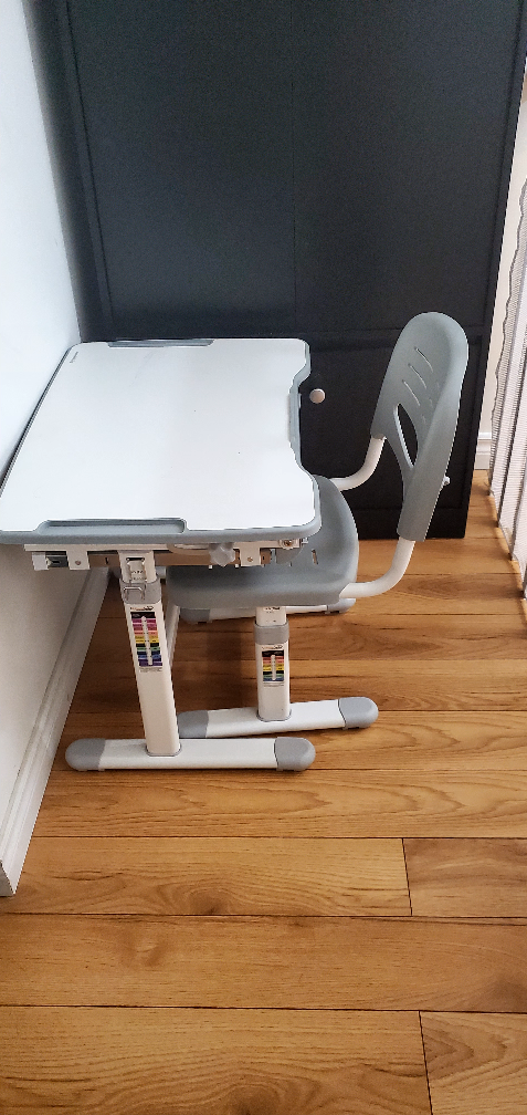 kids desk and chair Grey and white image indicator(2)