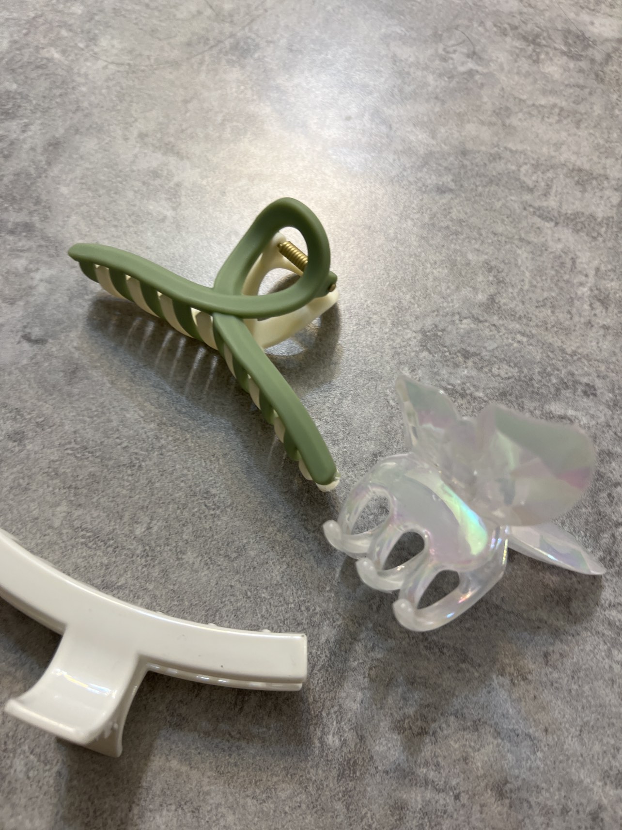 Hair claw clips