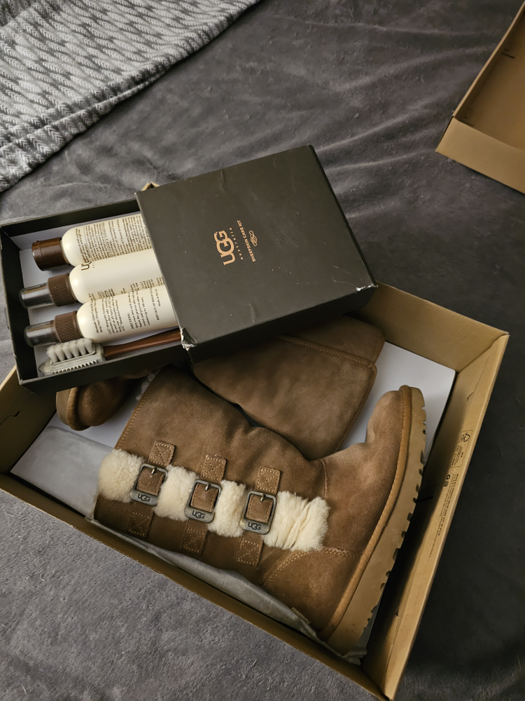 womens uggs thumbnail
