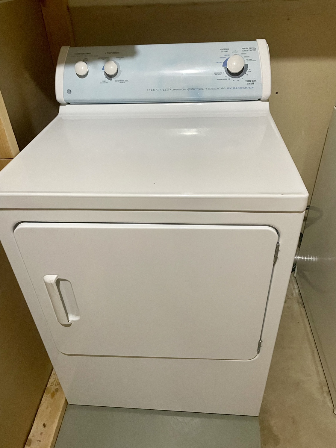 GE and Whirlpool washer and dryer set - photo 4