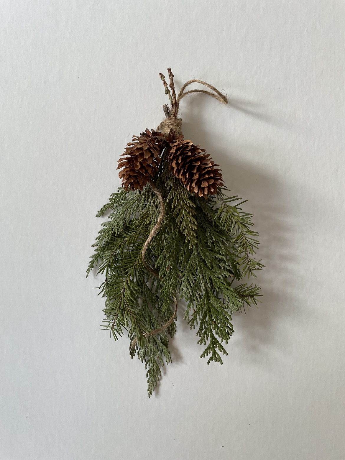 Hanging Garlands image indicator(4)