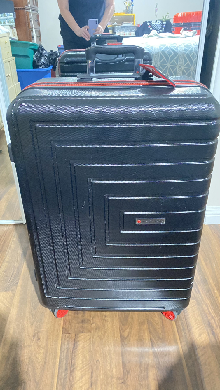 Air canada large suitcase thumbnail