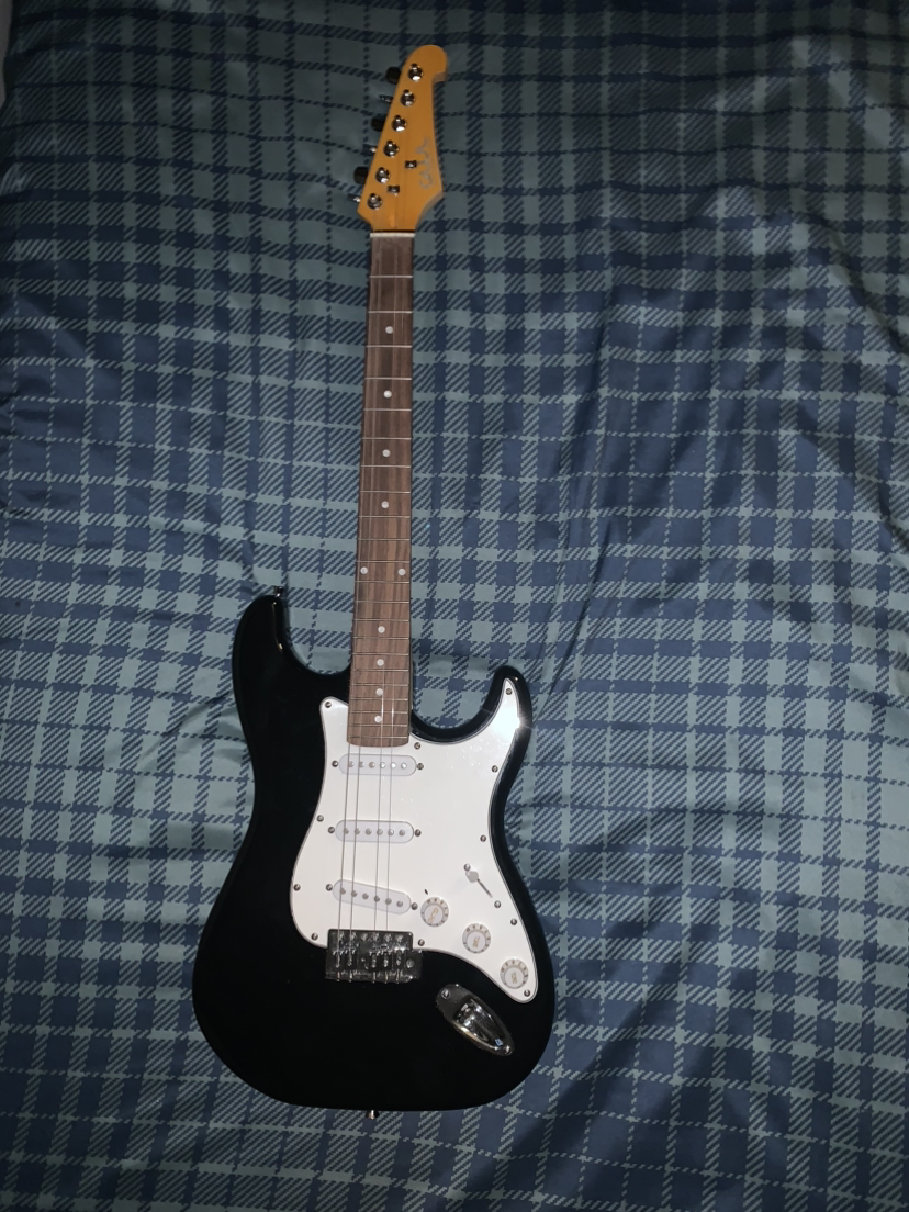 GWL stratocaster electric guitar with amp