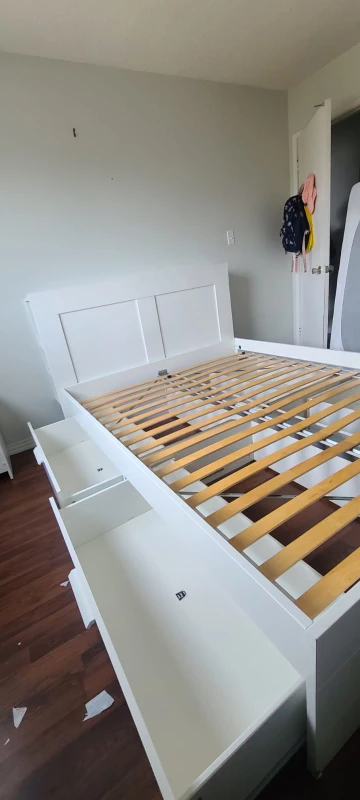 Queen size bed - photo 4