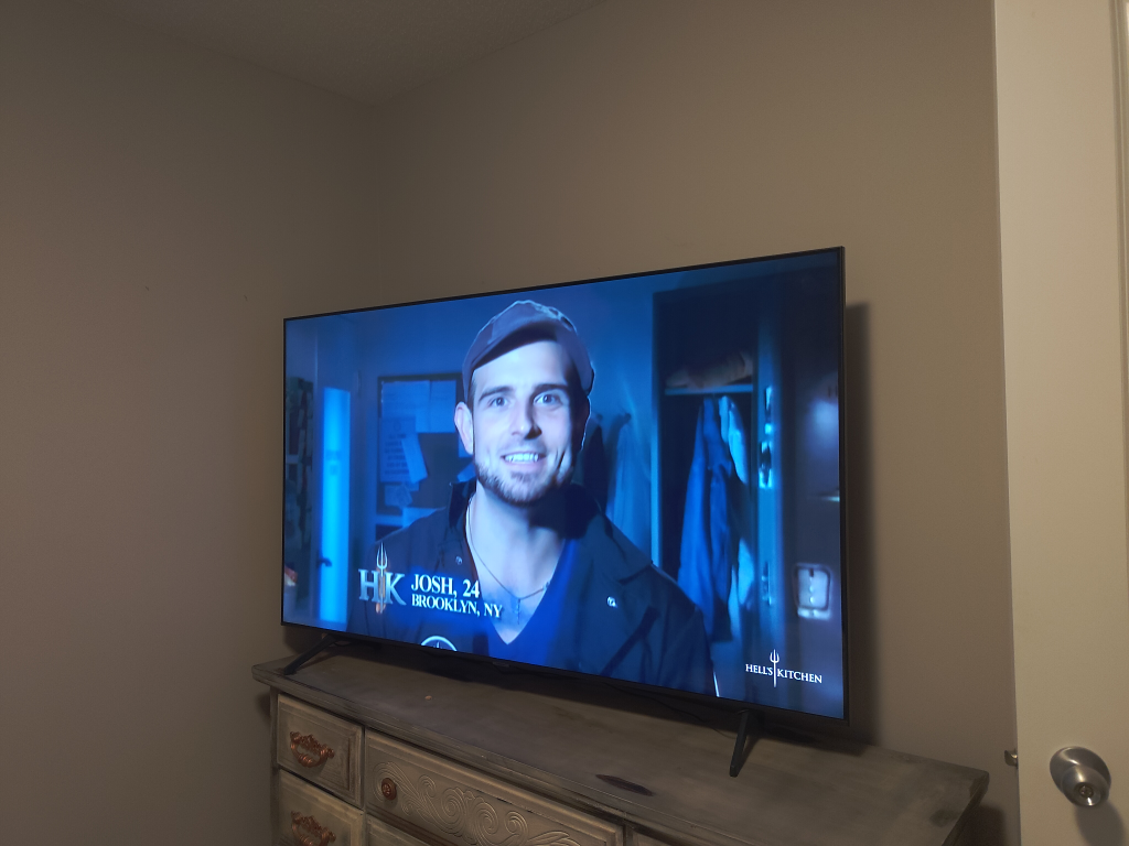 65" Samsung TV - photo 2