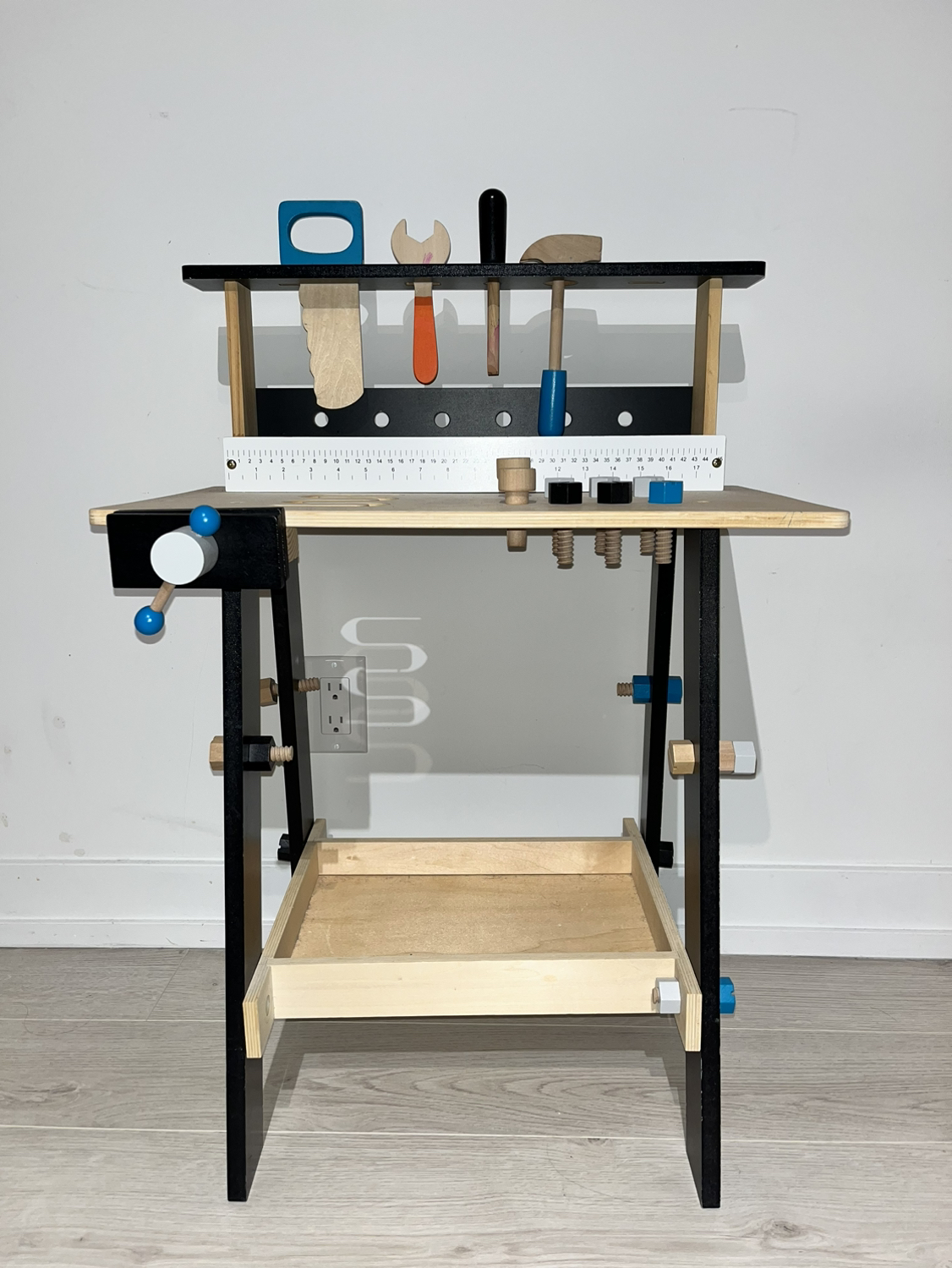 Work bench, Tool bench toy