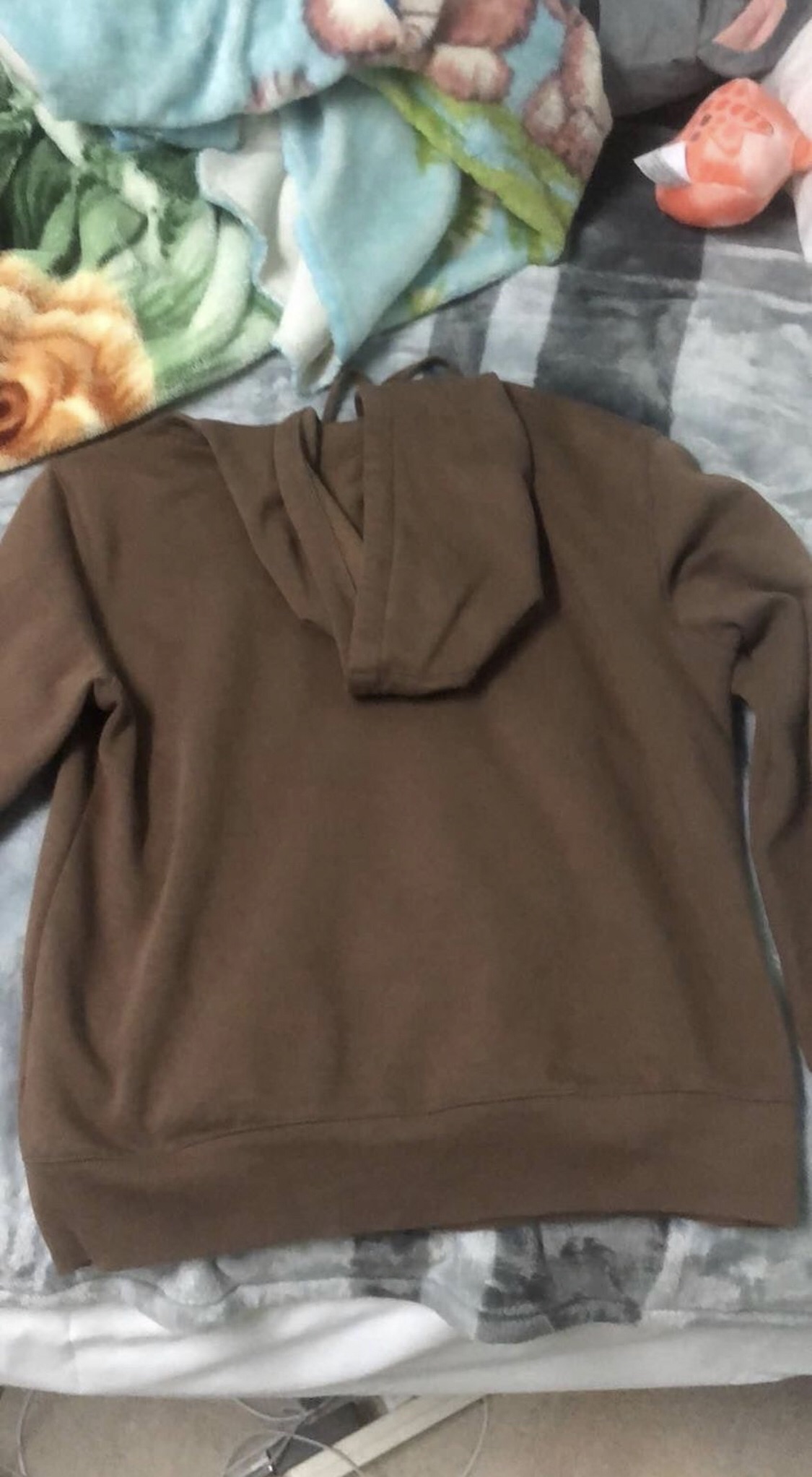 gap hoodie image indicator(3)