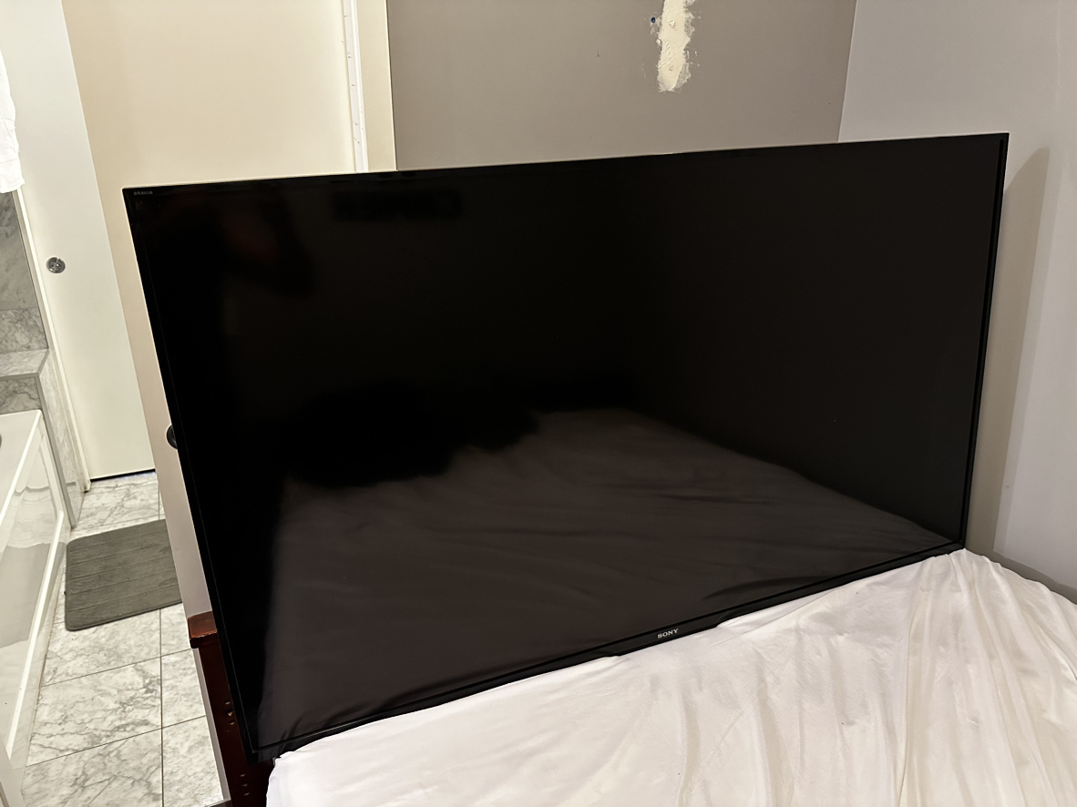 Smart tv 55” with tv wall mount