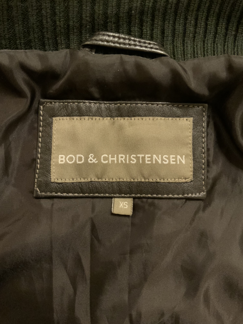 Women's Leather Jacket image indicator(3)