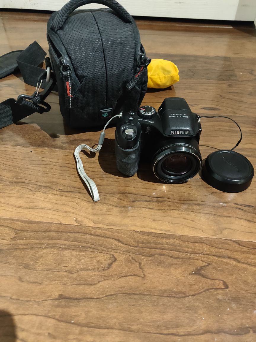 Fujifilm S2000HD Digital Camera - photo 2